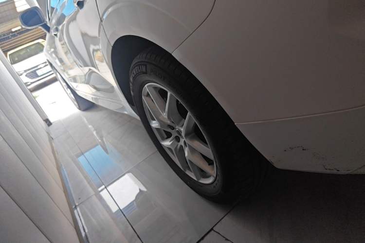 Used Volvo XC60 2019 T5 4x4 Smart Edition China V Standard Left Side Sill