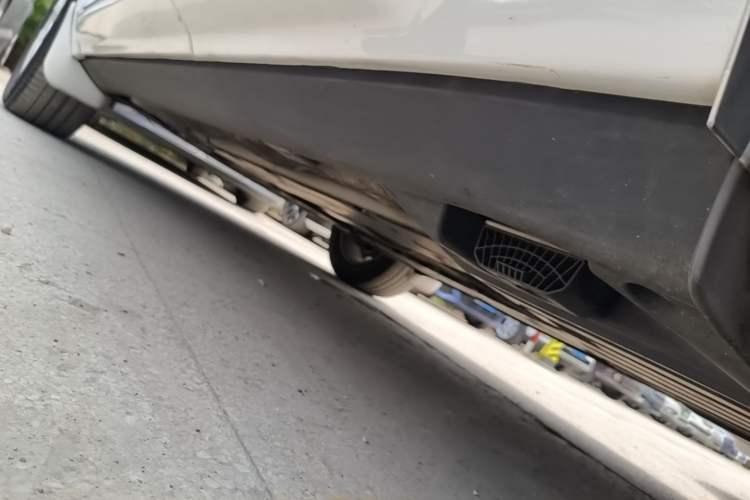 Used Volvo XC60 2019 T5 4x4 Smart Edition China VI Standard Left Side Sill
