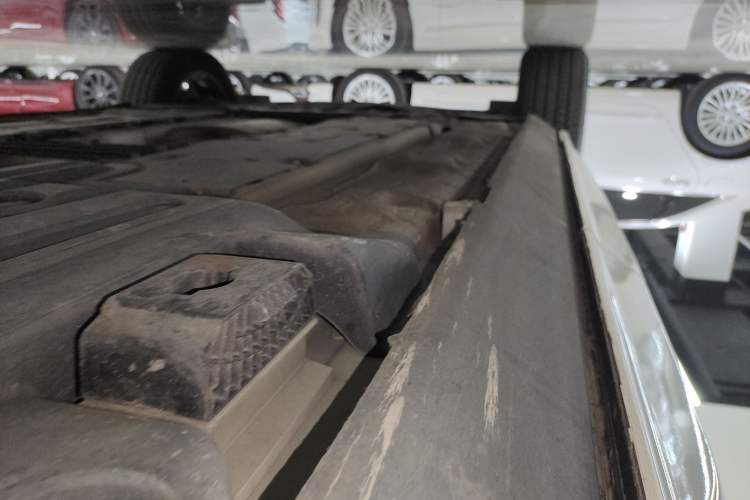 Used Volvo XC60 2019 T5 4x4 Smart Edition China V Standard Left Side Sill