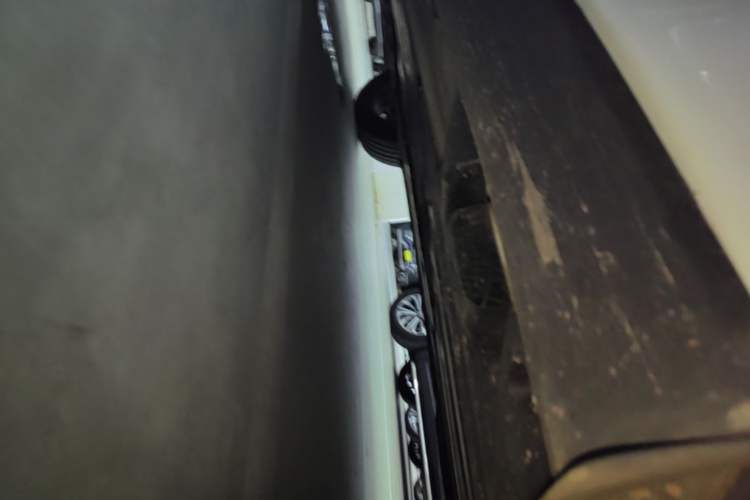 Used Volvo XC60 2019 T5 4x4 Zhiyuan Sport Edition China V Standard Left Side Sill
