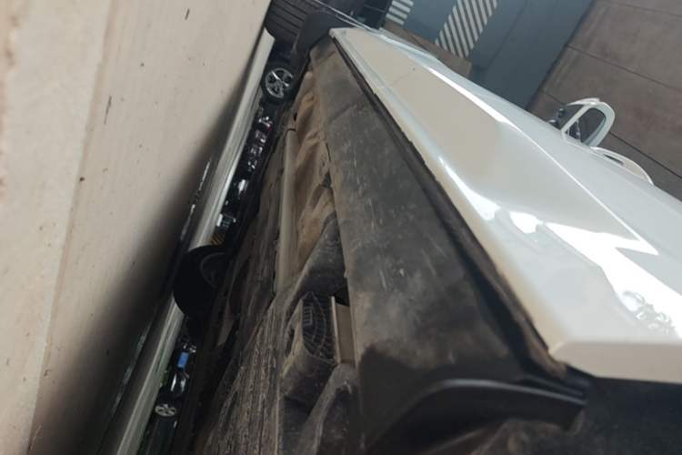 Used Volvo XC60 2019 T5 4x4 Smart Edition China VI Standard Left Side Sill