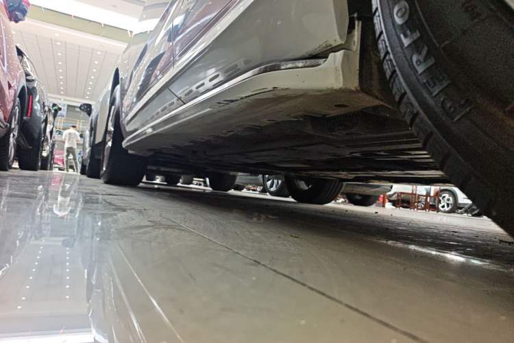 Used Volvo XC60 2019 T5 4x4 Smart Edition China VI Standard Left Side Sill