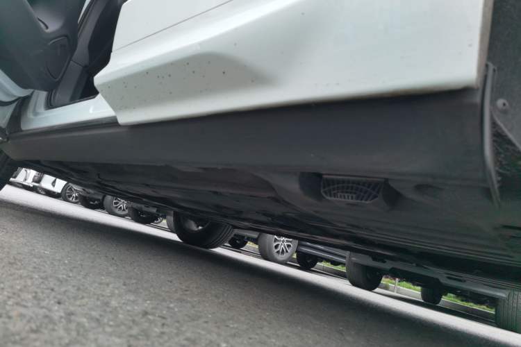 Used Volvo XC60 2019 T4 Zhiyi Edition China V Standard Left Side Sill