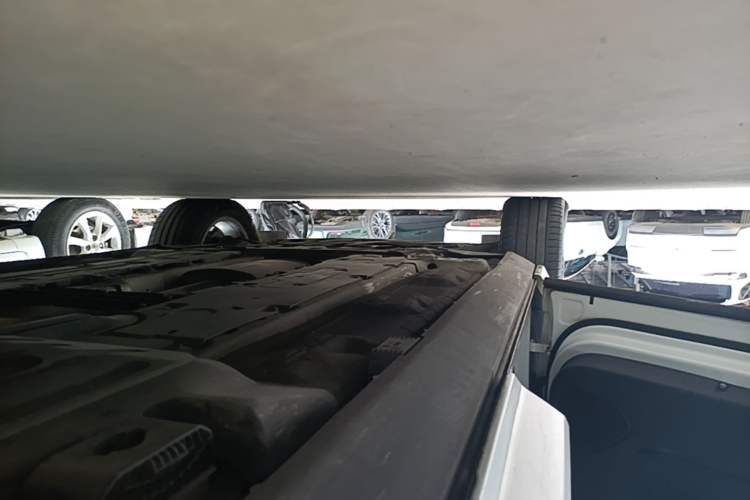 Used Volvo XC60 2019 T5 4x4 Smart Edition China VI Standard Left Side Sill