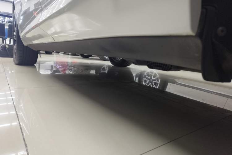 Used Volvo XC60 2019 T5 4x4 Zhiya Sport Edition China VI Standard Left Side Sill