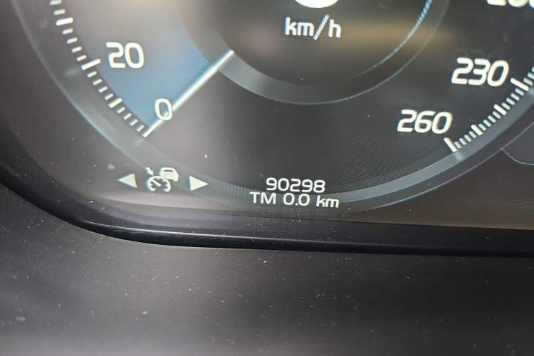 Used Volvo XC60 2019 T5 4x4 Zhiyuan Sport Edition China V Standard Odometer Close Up