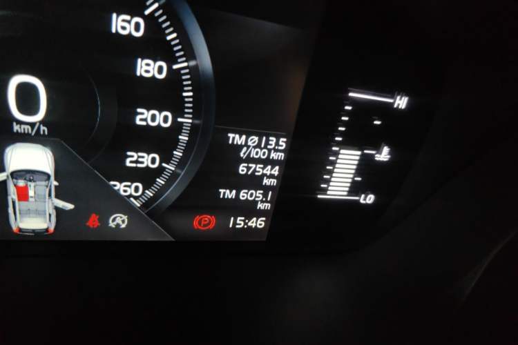 Used Volvo XC60 2019 T5 4x4 Smart Edition China VI Standard Odometer Close Up