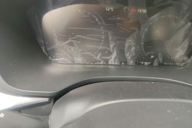 Used Volvo XC60 2019 T5 4x4 Smart Edition China V Standard Odometer Close Up