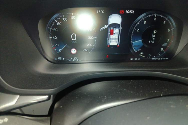 Used Volvo XC60 2019 T5 4x4 Smart Edition China V Standard Odometer Close Up