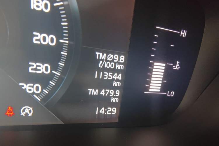Used Volvo XC60 2019 T5 4x4 Smart Edition China V Standard Odometer Close Up