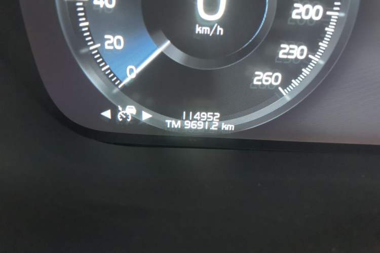 Used Volvo XC60 2019 T5 4x4 Smart & Dynamic Sport Edition China VI Standard Odometer Close Up