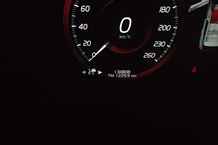 Used Volvo XC60 2019 T5 4x4 Smart & Dynamic Sport Edition China VI Standard Odometer Close Up