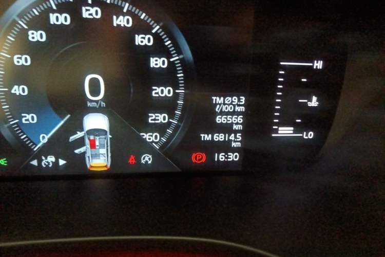 Used Volvo XC60 2019 T5 4x4 Smart Edition China VI Standard Odometer Close Up