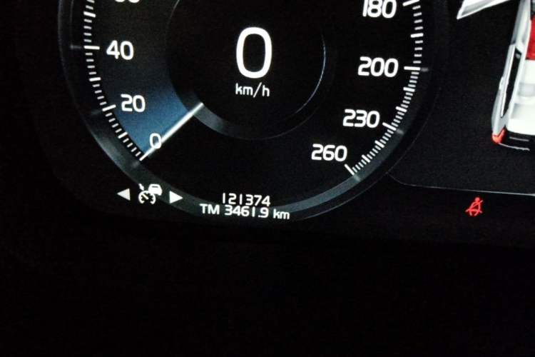 Used Volvo XC60 2019 T5 4x4 Zhiya Luxury Edition China V Standard Odometer Close Up