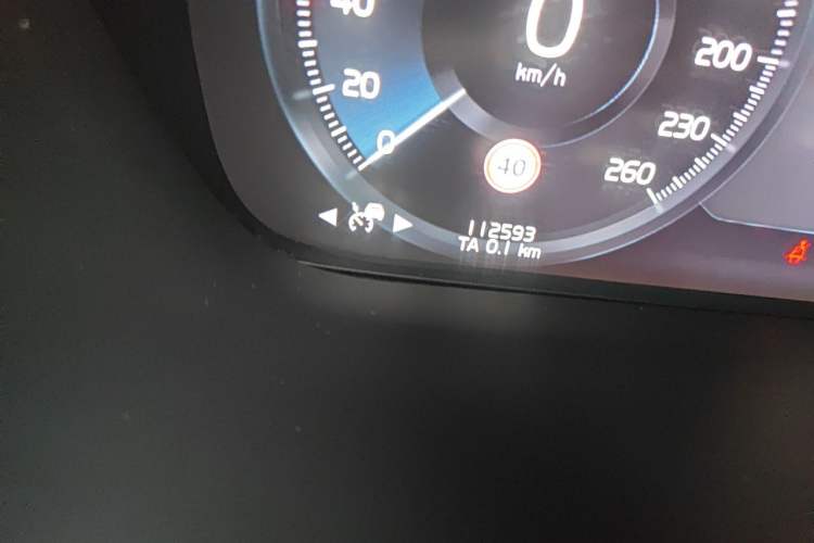 Used Volvo XC60 2019 T5 4x4 Smart Edition China V Standard Odometer Close Up