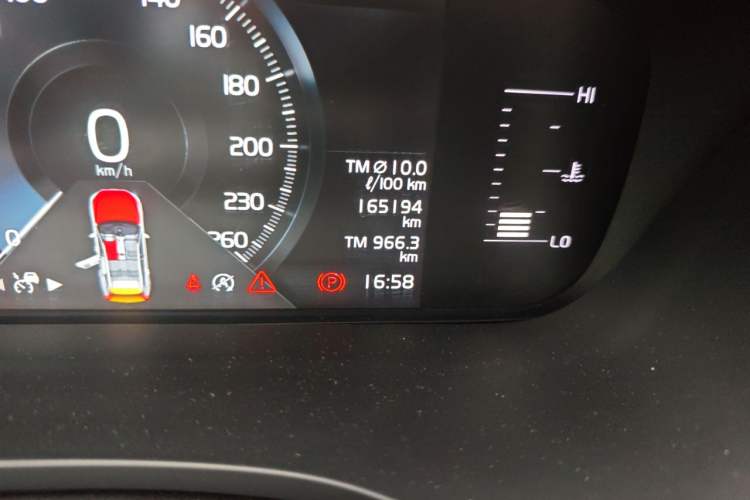 Used Volvo XC60 2019 T5 4x4 Smart Edition China V Standard Odometer Close Up