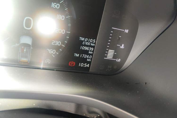 Used Volvo XC60 2019 T5 4x4 Smart Edition China V Standard Odometer Close Up