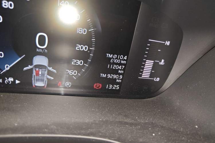 Used Volvo XC60 2019 T5 4x4 Smart Edition China V Standard Odometer Close Up