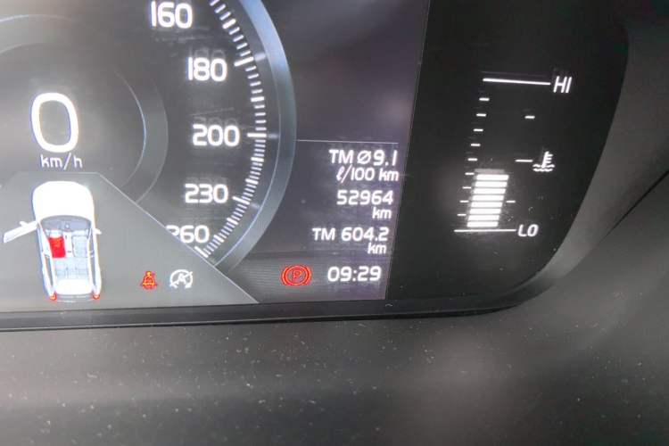 Used Volvo XC60 2019 T5 4x4 Smart Edition China V Standard Odometer Close Up