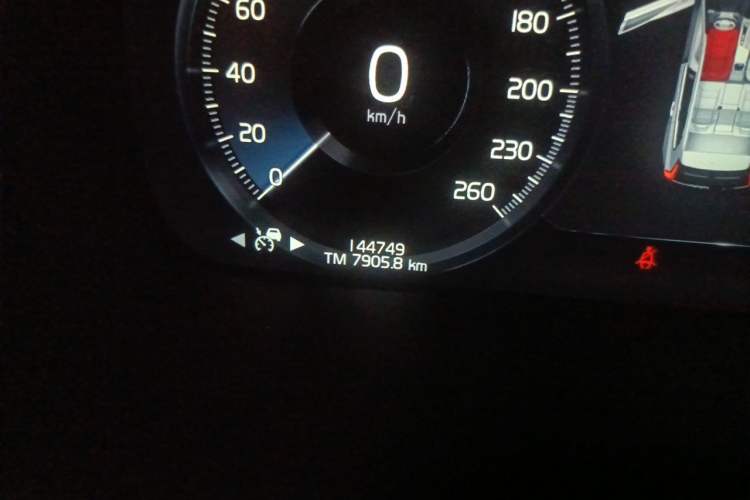 Used Volvo XC60 2019 T5 4x4 Smart & Dynamic Sport Edition China VI Standard Odometer Close Up