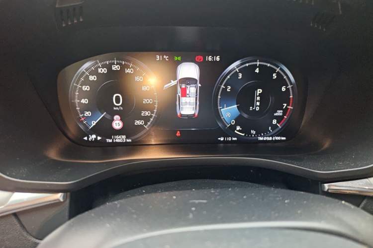 Used Volvo XC60 2019 T5 4x4 Smart Edition China V Standard Odometer Close Up
