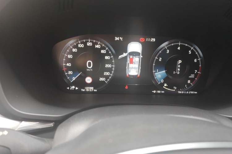 Used Volvo XC60 2019 T5 4x4 Smart Edition China V Standard Odometer Close Up