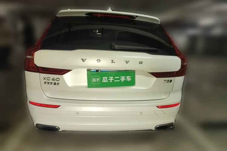 Used Volvo XC60 2019 T5 4x4 Smart Edition China VI Standard Rear