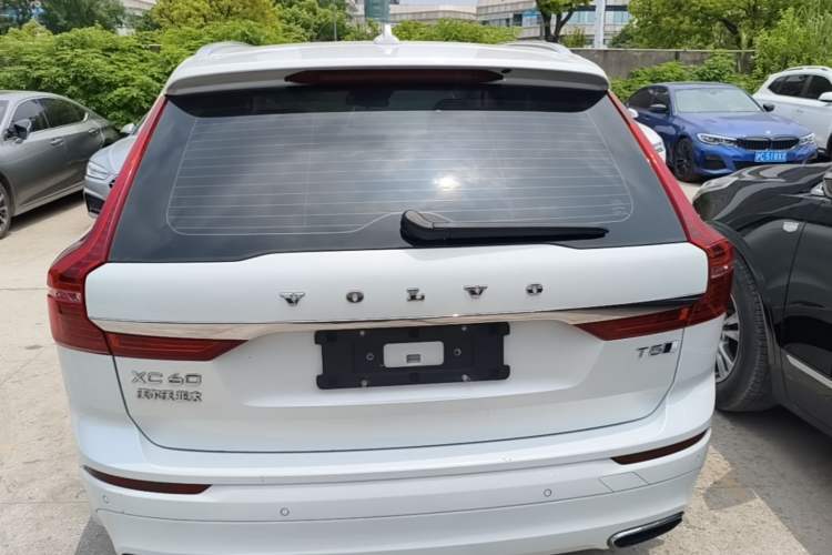 Used Volvo XC60 2019 T5 4x4 Smart Edition China VI Standard Rear