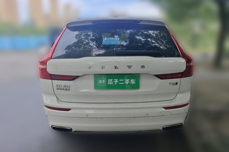 Used Volvo XC60 2019 T5 4x4 Smart Edition China VI Standard Rear