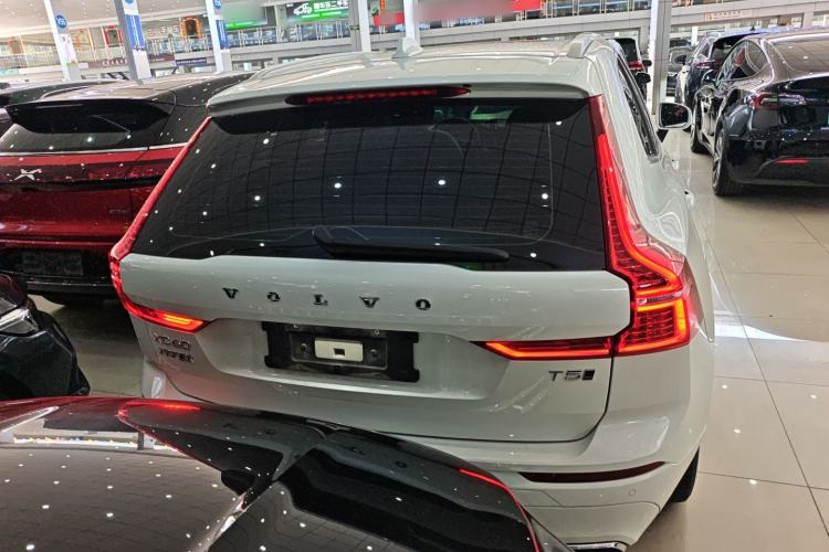 Used Volvo XC60 2019 T5 4x4 Smart Edition China VI Standard Rear