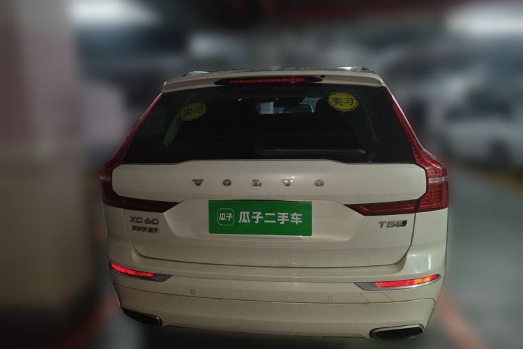 Used Volvo XC60 2019 T5 4x4 Smart Edition China VI Standard Rear