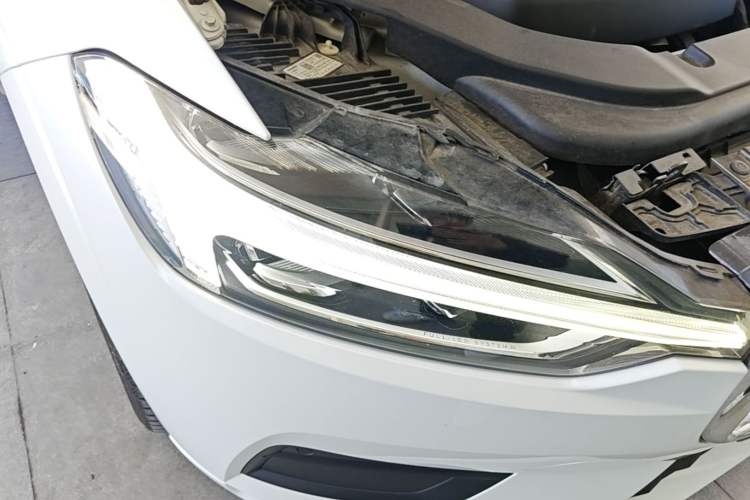 Used Volvo XC60 2019 T5 4x4 Smart Edition China V Standard Right Front Headlight