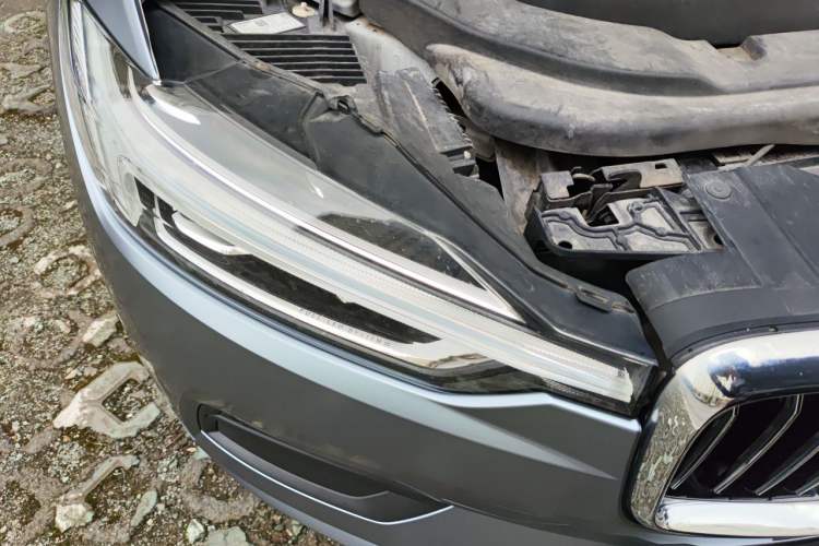 Used Volvo XC60 2019 T5 4x4 Smart Edition China V Standard Right Front Headlight