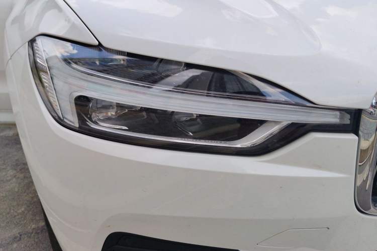 Used Volvo XC60 2019 T4 Zhiyi Edition China VI Right Front Headlight