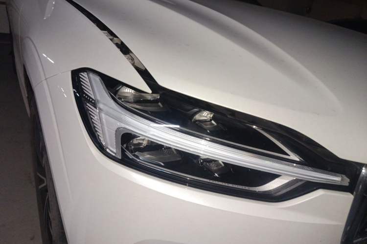 Used Volvo XC60 2019 T5 4x4 Smart Edition China V Standard Right Front Headlight