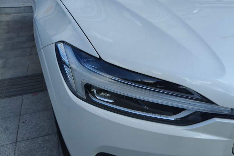 Used Volvo XC60 2019 T5 4x4 Smart Edition China V Standard Right Front Headlight