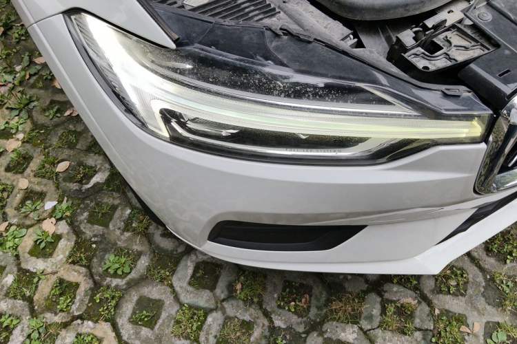 Used Volvo XC60 2019 T5 4x4 Smart Edition China V Standard Right Front Headlight