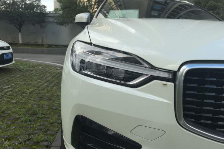 Used Volvo XC60 2019 T5 4x4 Smart & Dynamic Sport Edition China VI Standard Right Front Headlight