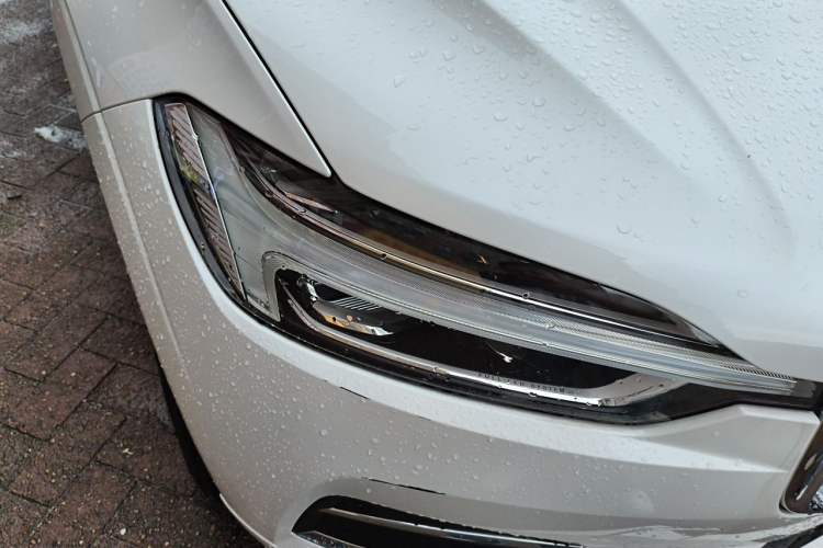 Used Volvo XC60 2019 T5 4x4 Smart Edition China VI Standard Right Front Headlight