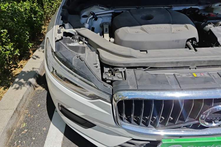 Used Volvo XC60 2019 T5 4x4 Smart Edition China VI Standard Right Front Headlight