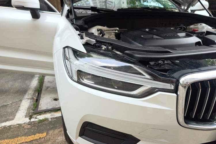 Used Volvo XC60 2019 T5 4x4 Smart Edition China VI Standard Right Front Headlight