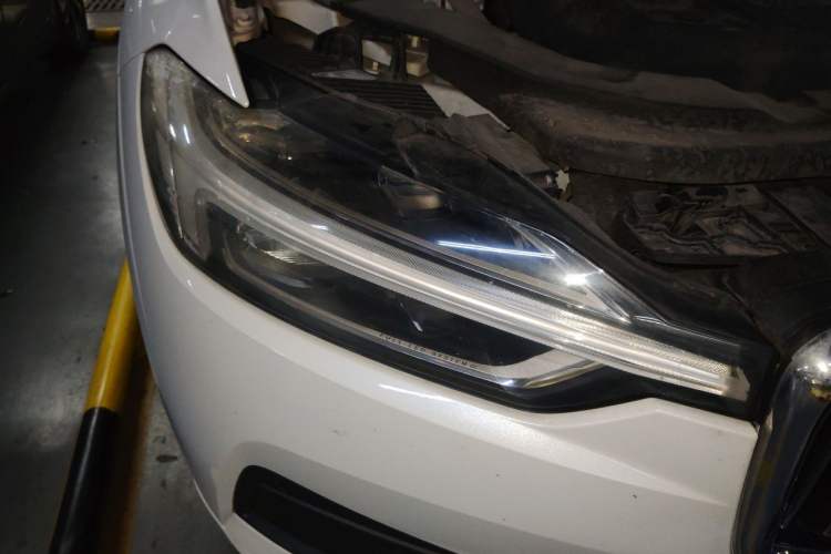 Used Volvo XC60 2019 T5 4x4 Smart Edition China V Standard Right Front Headlight