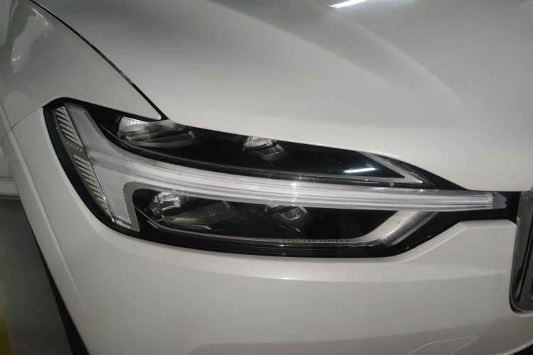 Used Volvo XC60 2019 T5 4x4 Smart Edition China V Standard Right Front Headlight