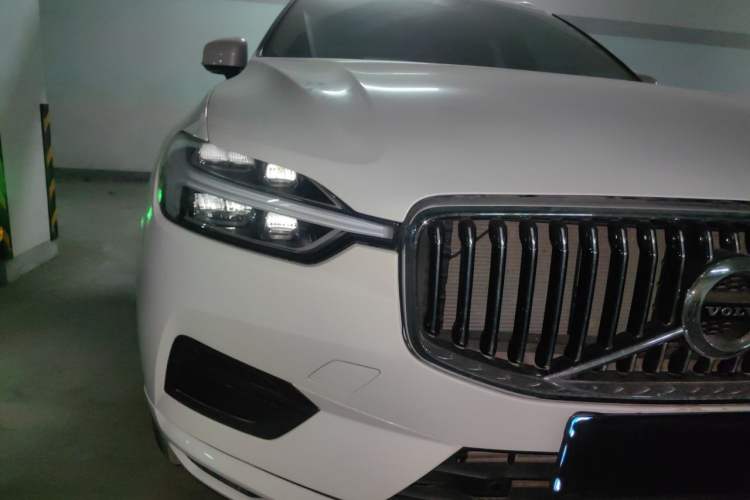Used Volvo XC60 2019 T5 4x4 Smart Edition China V Standard Right Front Headlight