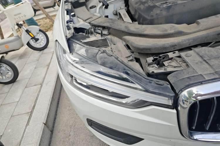 Used Volvo XC60 2019 T5 4x4 Smart Edition China V Standard Right Front Headlight