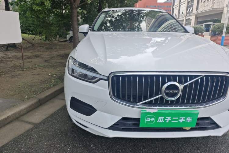 Used Volvo XC60 2019 T5 4x4 Smart Edition China VI Standard Right Front Headlight