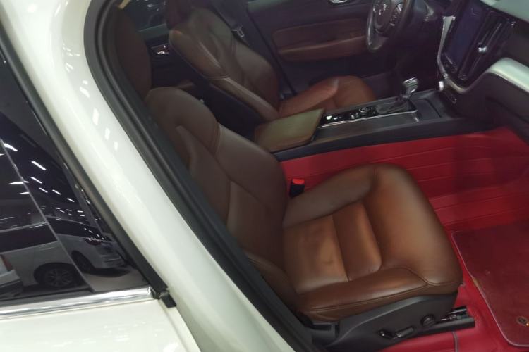 Used Volvo XC60 2019 T5 4x4 Zhiyuan Edition China VI Standard Right Front Seat
