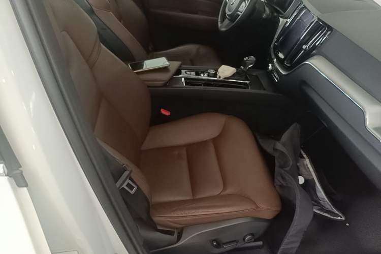 Used Volvo XC60 2019 T5 4x4 Smart Edition China VI Standard Right Front Seat