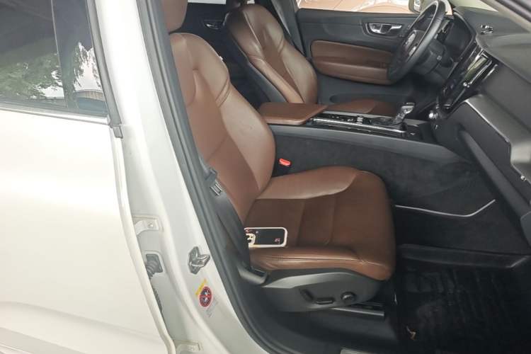 Used Volvo XC60 2019 T5 4x4 Smart Edition China VI Standard Right Front Seat