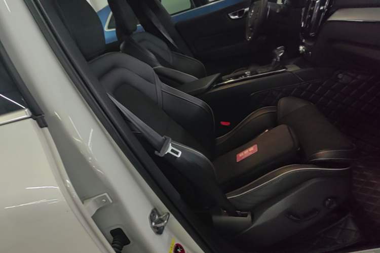 Used Volvo XC60 2019 T5 4x4 Zhiyuan Sport Edition China V Standard Right Front Seat